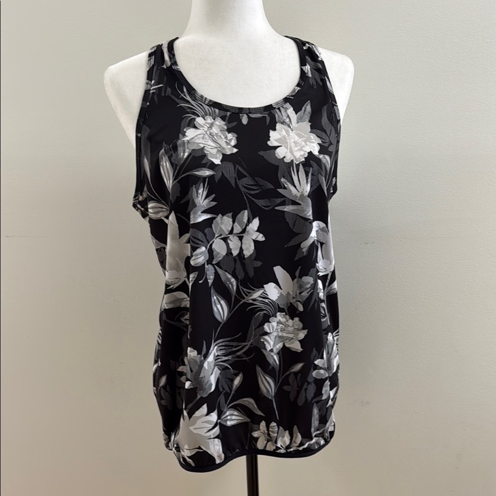 Gorgeous Floral Black and White Women's Tank Top
